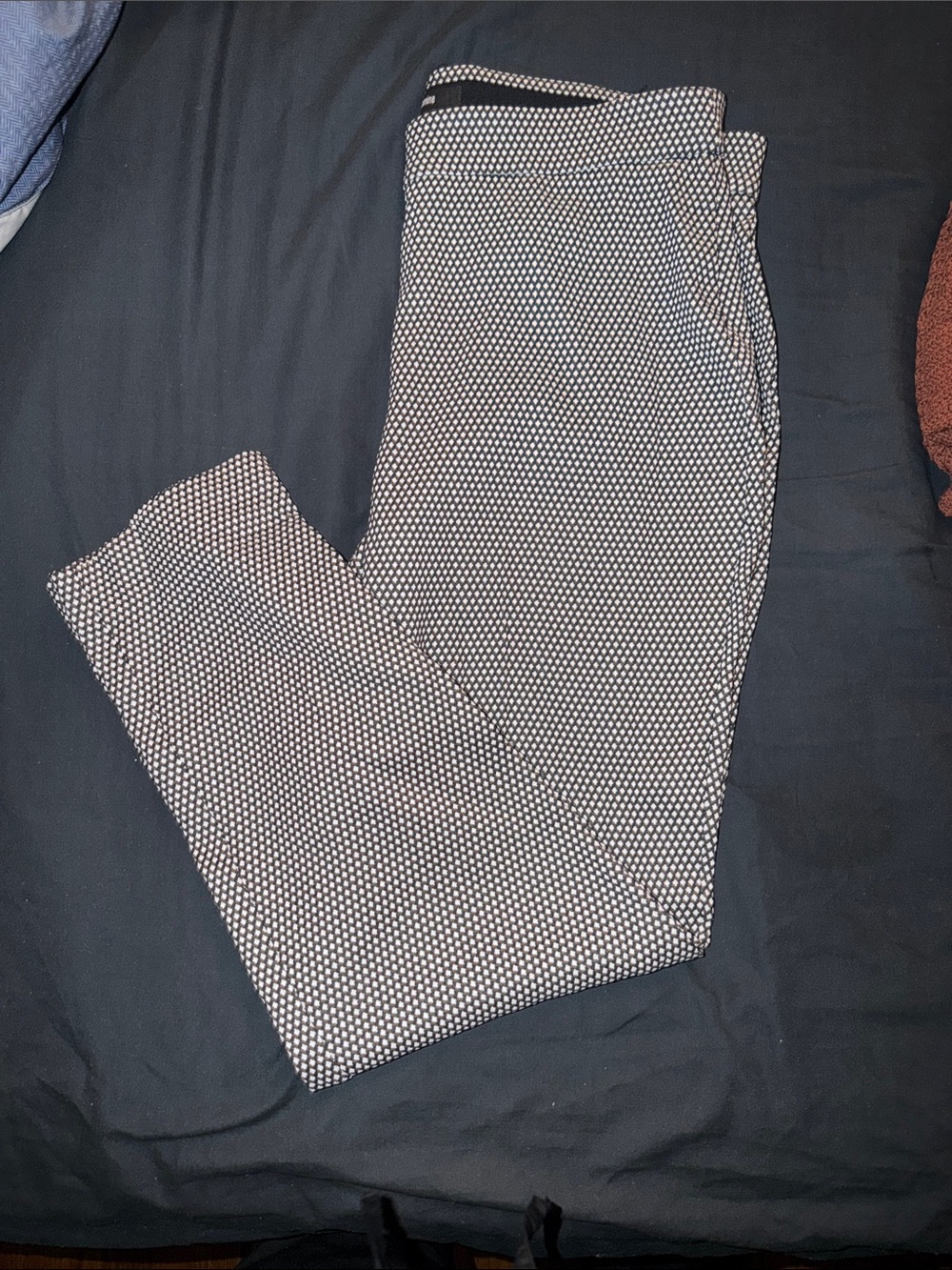 Chloe Black and White Patterned Capris